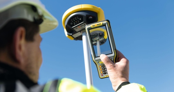 GPS/GNSS приемник GNSS приёмник GeoMax Zenith40 Base-Rover (GSM&UHF) xPad Ultimate GO от ФокусГео