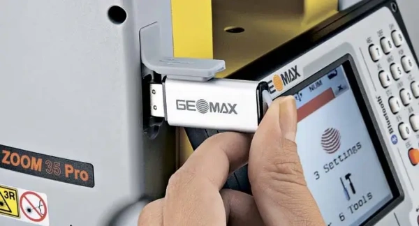  GeoMax Zoom35 Pro, 3", a10 1000  